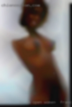 In an open marriage, looking women in France for a FWB.